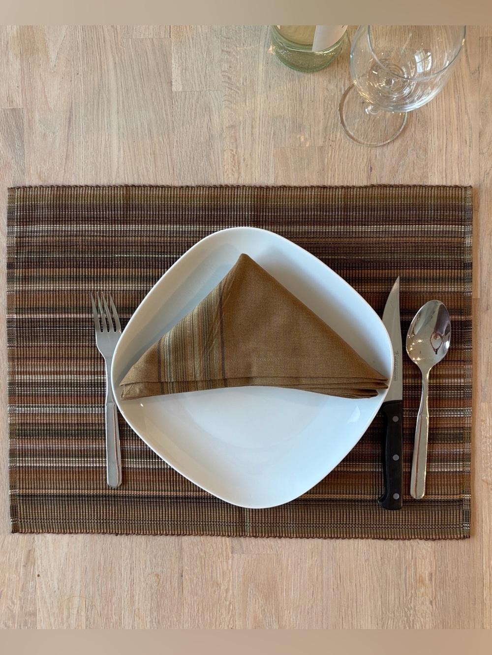 NIP Placemats Crate & Barrel | Set of 6 | Pattern: Kaleidoscope | Khaki